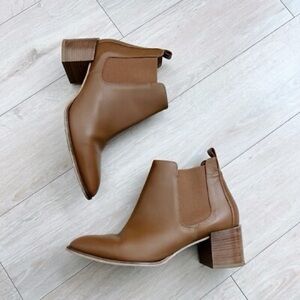 Everlane Tan Leather Ankle Booties block heel size 9